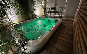 Villa Mariska Et Son Spa, Avec Balcon